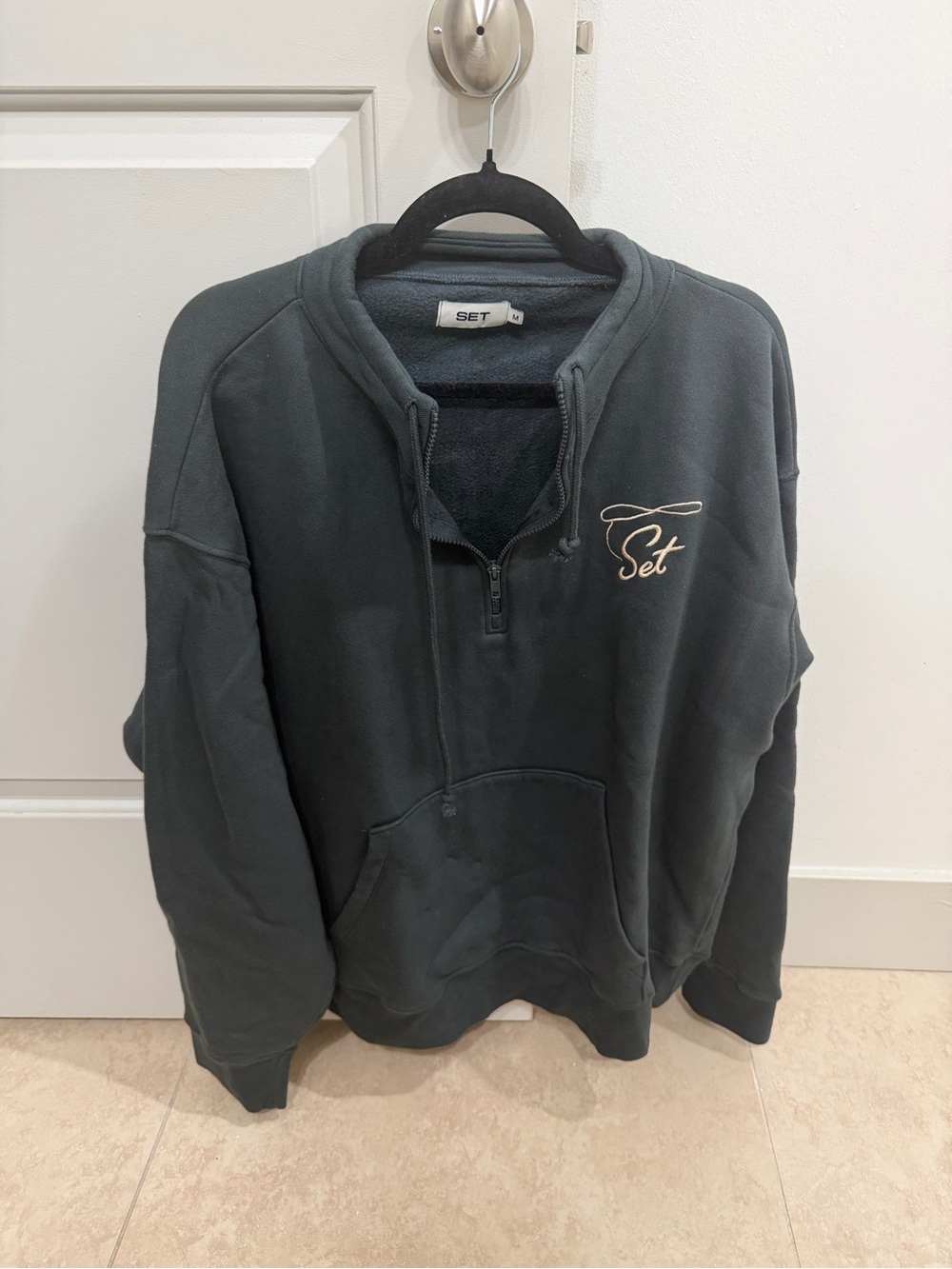 Set Active Medium Half Zip Austin Exclusive Rodeo Sweatshirt. 🖤🤠
